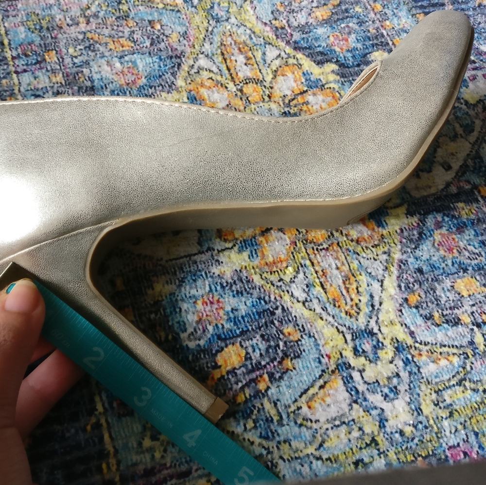 Gold Pumps - Picture 2 of 3